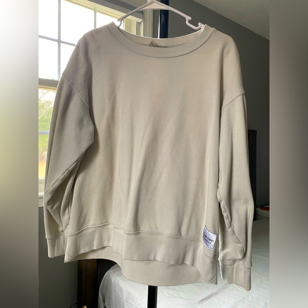 Calvin Klein Performance Pullover Size Large.